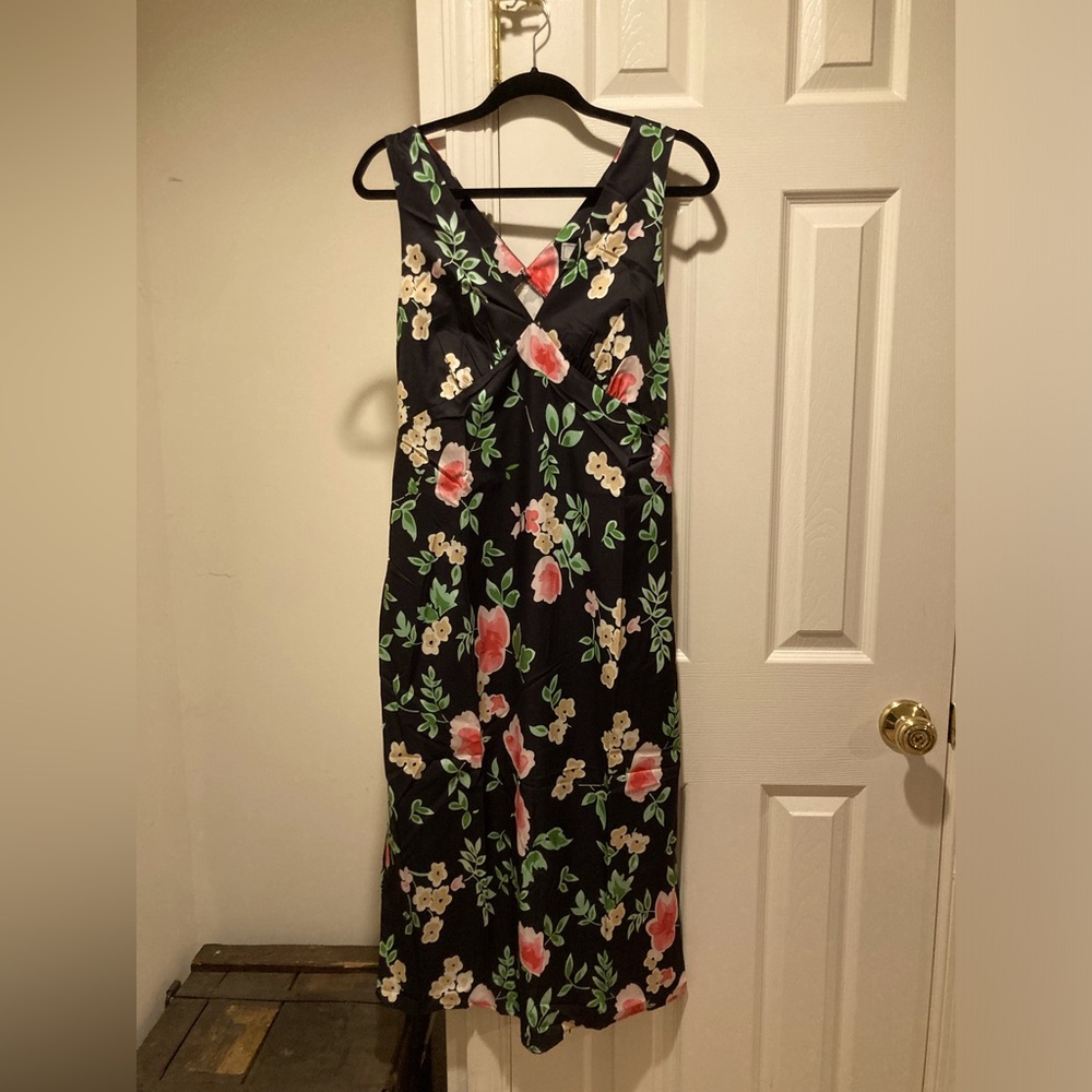 NWT Maxi dress floral size large.